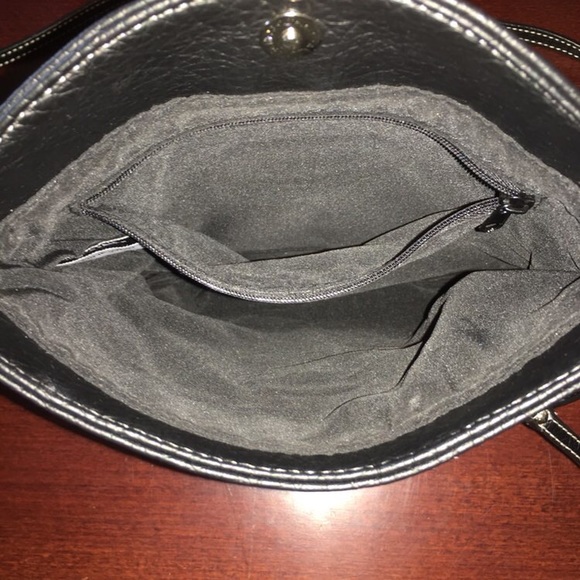 Nine West Tunnel Crossbody Leather Bag - Picture 4 of 7